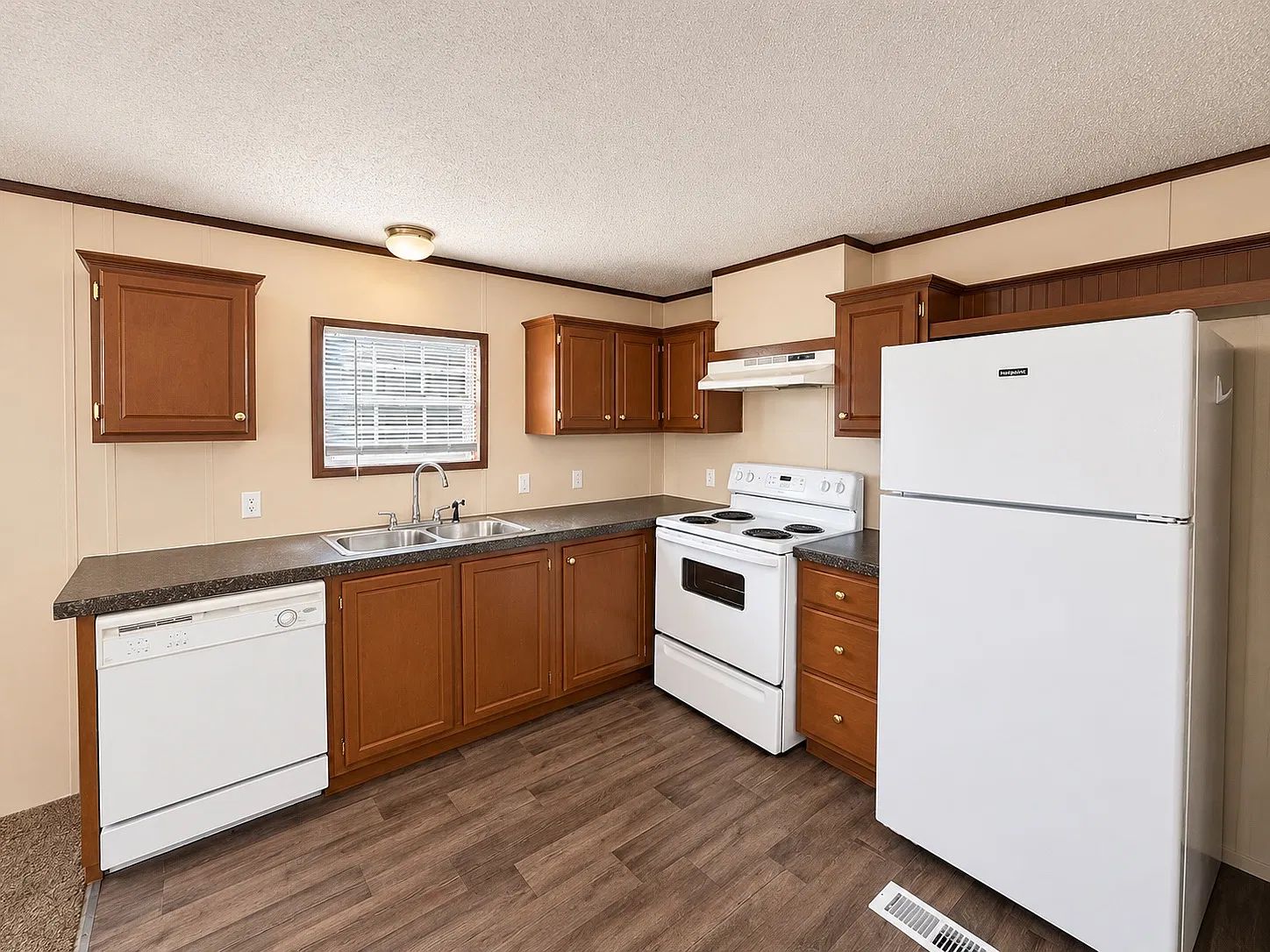 Pre-Lease Now! Won't Last! — Photo 1