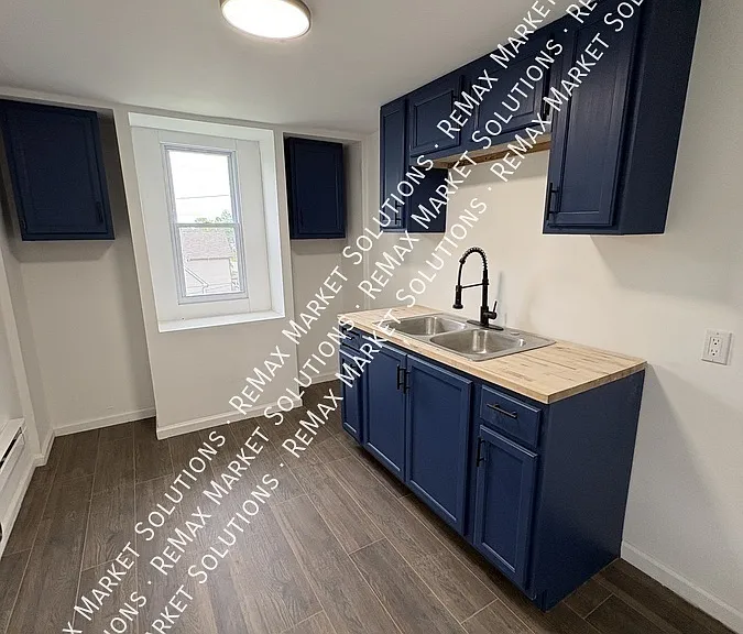 3366 E 130th St #3 — Photo 3