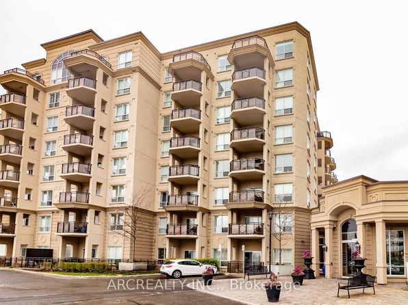 8 Maison Parc Ct #313, Vaughan, ON L4J 9K5