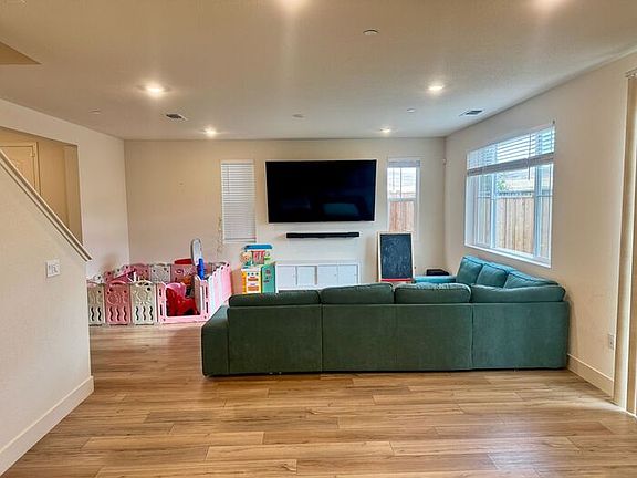 4th image of 7329 Umberto Pl