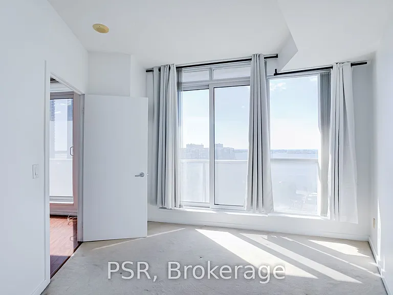 218 Queens Quay W #1506 — Photo 22
