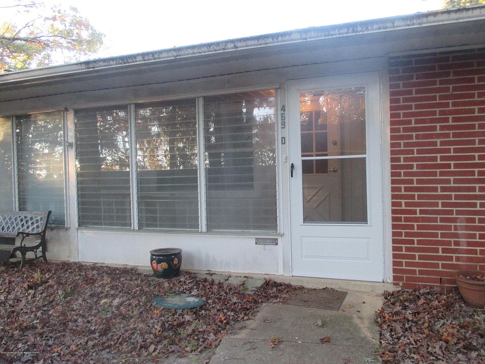 1st image of 469D Thornbury Ct #1004
