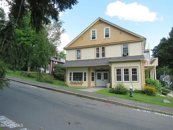 14 Pine St #3, Stockbridge, MA 01262