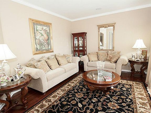 5th image of 303 N Elder Grove Dr