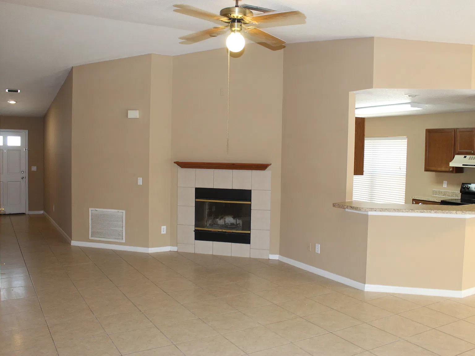 3 bed, 1425 sqft, $2,395 — Photo 3