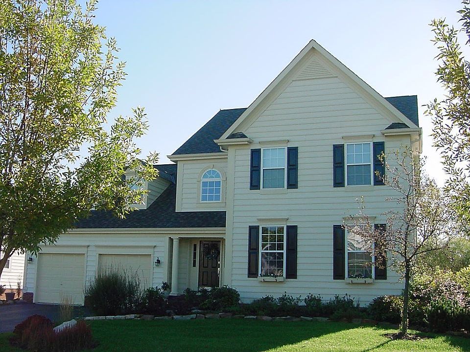 Front view of this home in Hampsted Village