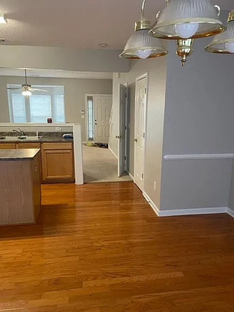 2 bed, 2.5 bath, 1504 sqft, $1,695 — Photo 4