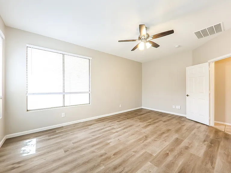 15233 W Banff Ln — Photo 11