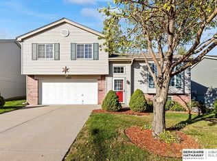 11906 Bauman Ave, Omaha, NE 68164