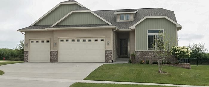 1st image of 550 Strathmoor Dr