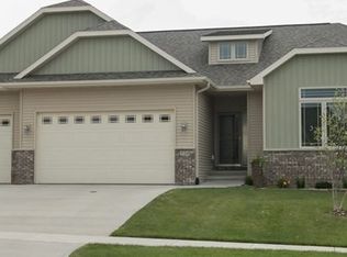 550 Strathmoor Dr, North Liberty, IA 52317