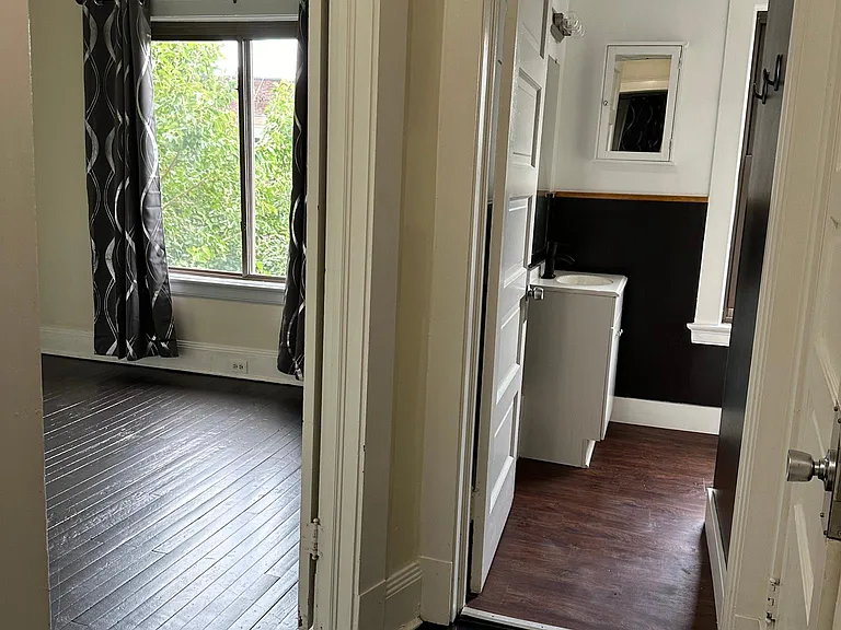 1266 W 112th St #TOWNHOUSE — Photo 9