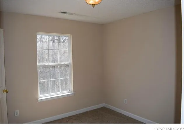 1405 Clooney Ln — Photo 7