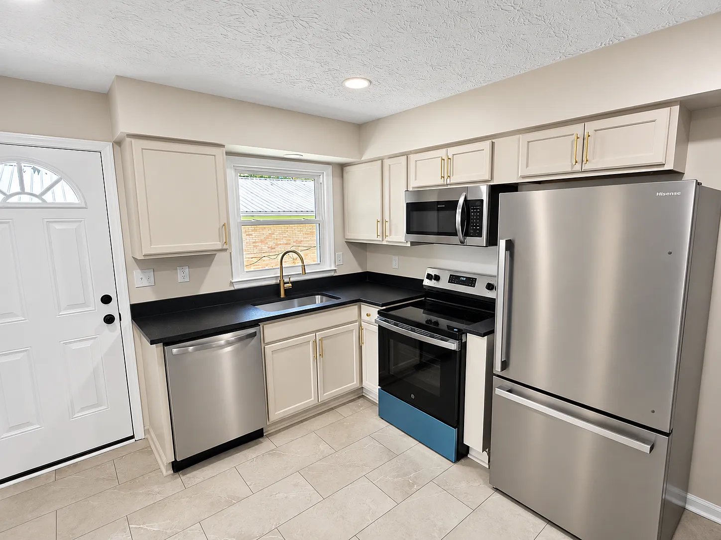 2 bed, 775 sqft, $1,345 — Photo 4