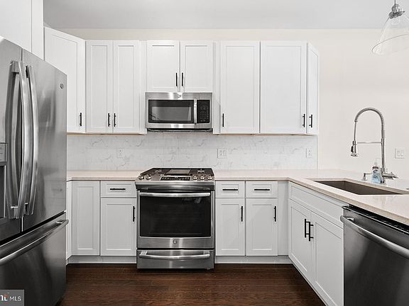 3rd image of 955 Shackamaxon St #4