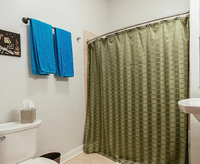 1318 W Cornelia Ave #2 — Photo 8