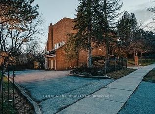 1 Garnier Ct, Toronto, ON M2M4C7