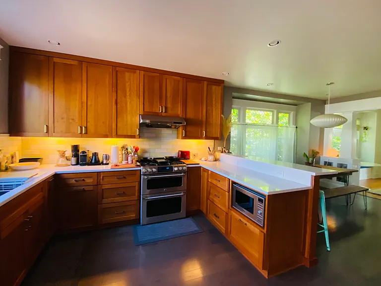 2739 NE Halsey St — Photo 16