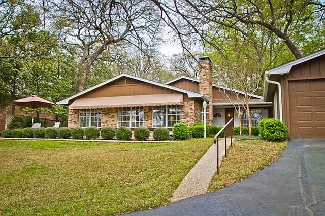 1st image of 527 Hideaway Ln E