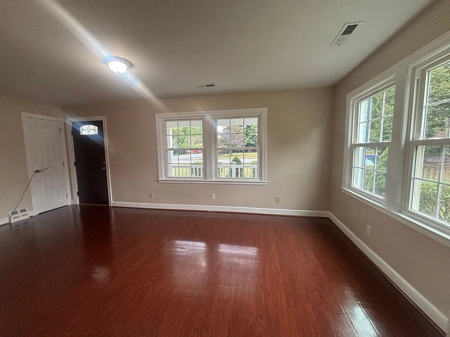 3 Bed 2 Bath Home in Radford Available NOW — Photo 4