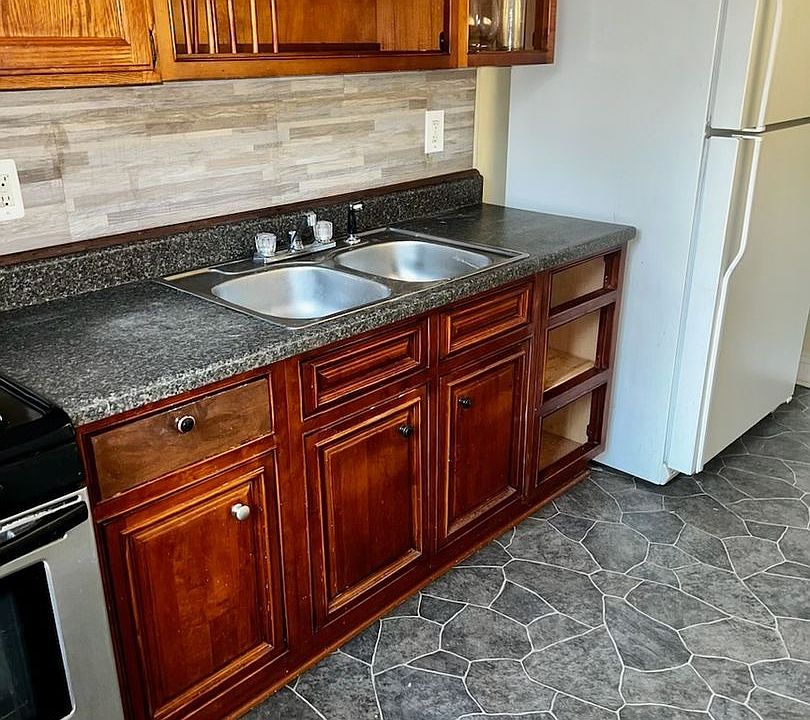 1st image of 5720 Simmonds Ave APT 2