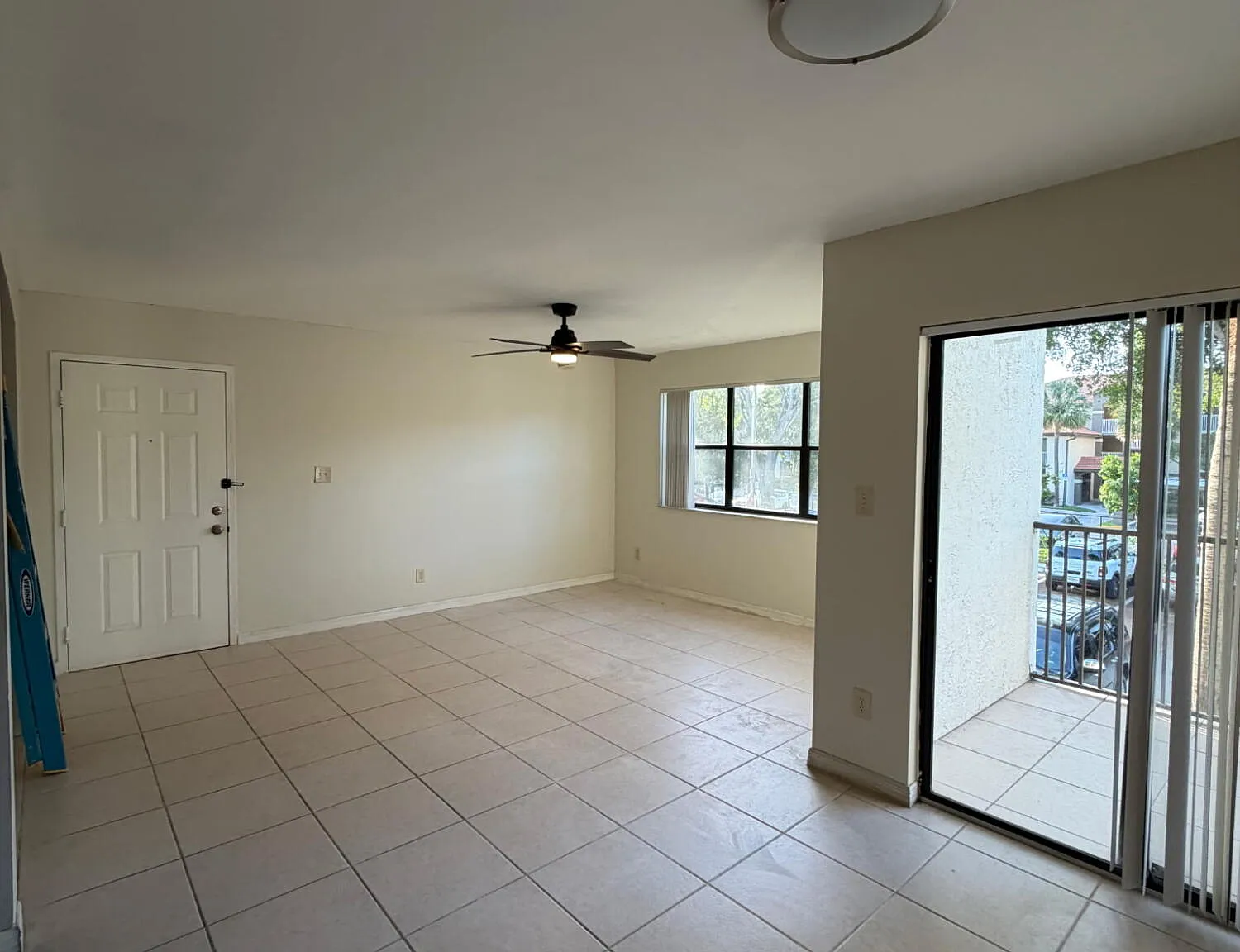 1 bed, 1.0 bath, 841 sqft, $2,000 — Photo 2
