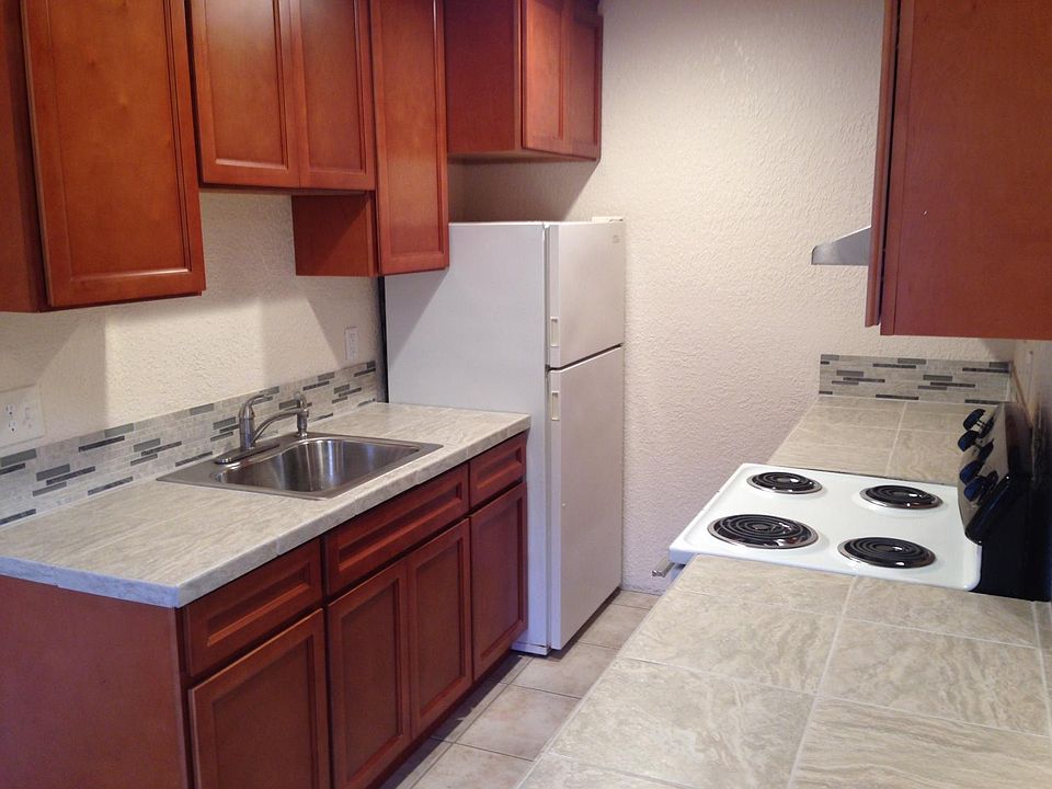 1st image of 24955 Cypress Ave APT 2