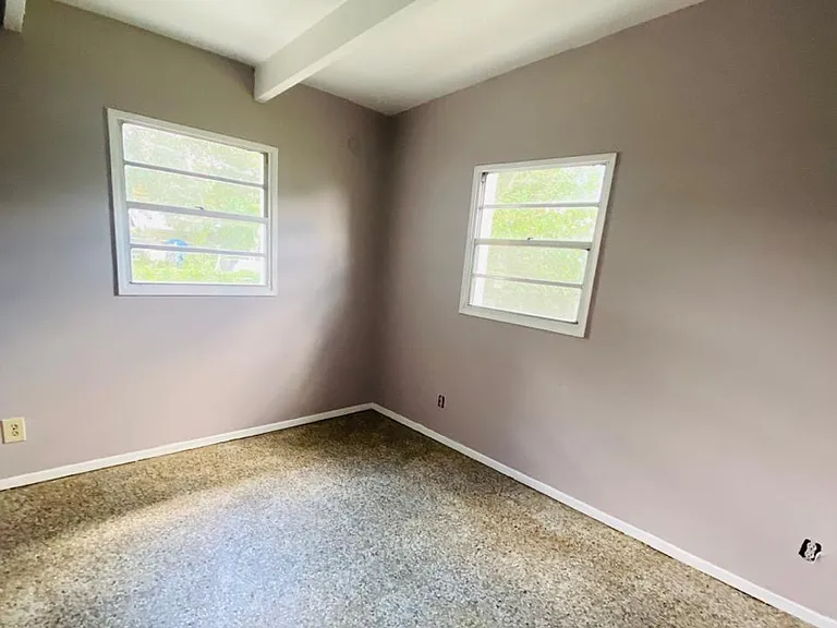 3207 Clifford Sample Dr — Photo 10
