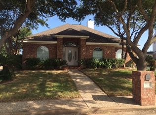 1 Quintana Pl, Galveston, TX 77554
