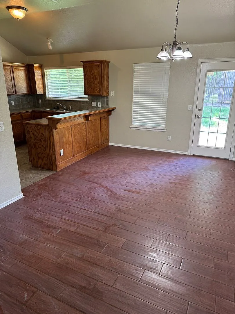 3 bedroom 2 bath home close to campus — Photo 3
