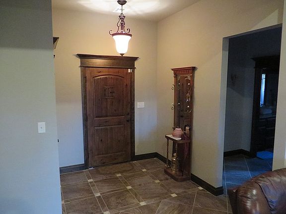 4th image of 1205 NE Baybrook Dr