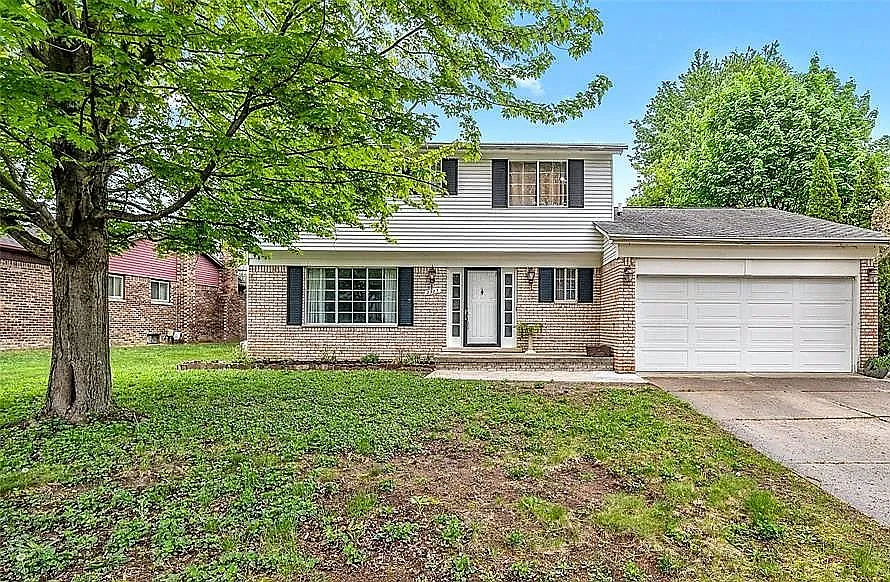 2383 Topaz Dr photo 1