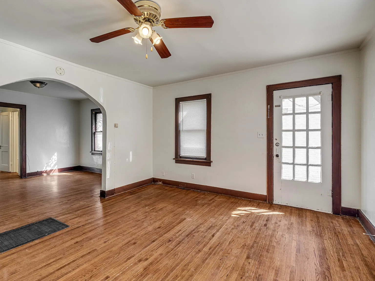 2527 and 2529 NW 20th St - Unit 2527 — Photo 4
