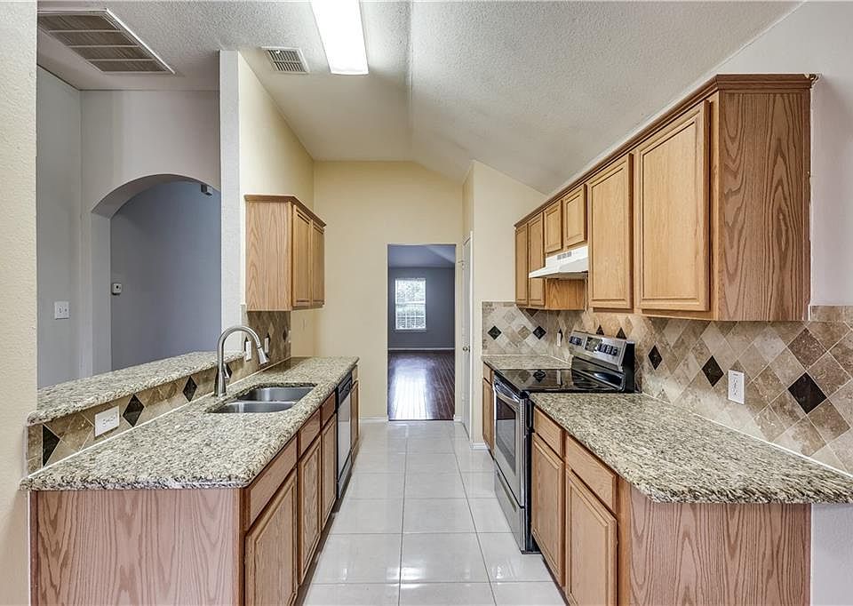1st image of 301 Trenton Dr