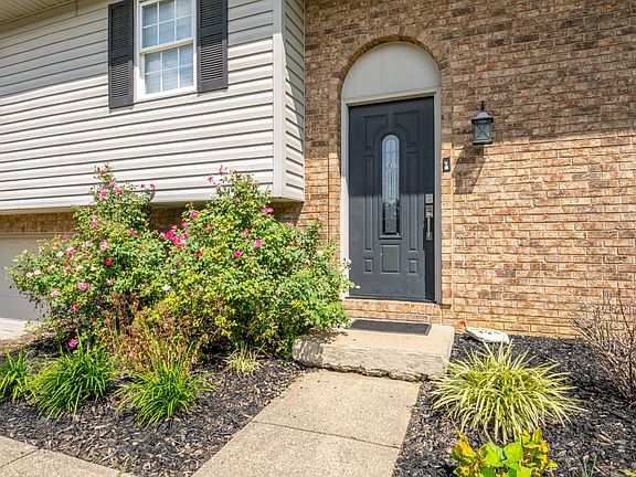 4th image of 8444 Village Dr