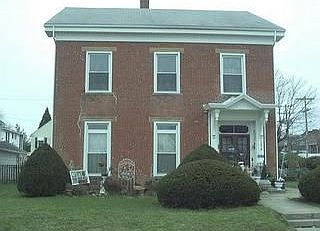 1st image of 124 N Scioto St