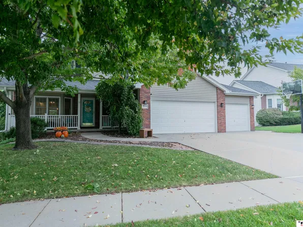 3330 Cactus Ct, Lincoln, NE 68516