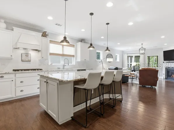 25 Weeping Willow Dr, Bluffton, SC 29910