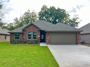 1031 S Anderson St, Angleton, TX 77515