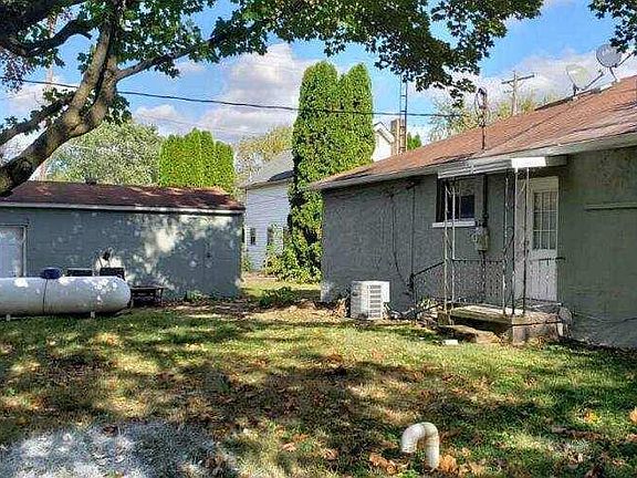 3rd image of 5971 Main St
