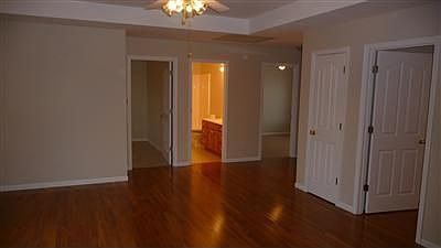 5th image of 3916 Buckingham Park