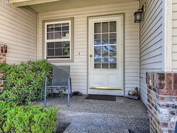 3rd image of 2173 NE Sundown Ct