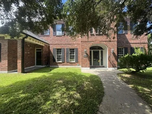 1 Rosedown Ct, New Orleans, LA 70131