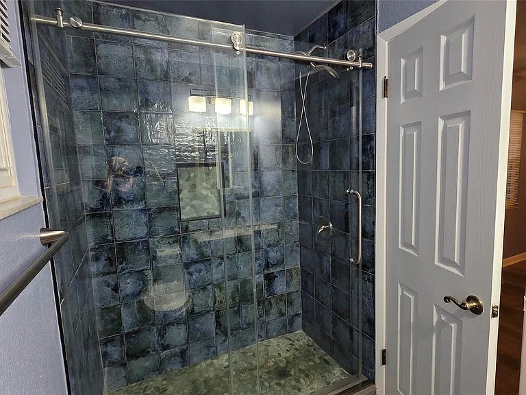 426 Tulip Dr — Photo 14