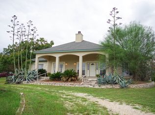 11 Old Comfort Rd, Comfort, TX 78013