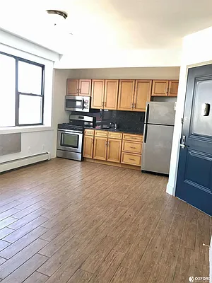 Rented by Oxford Property Group | media 11