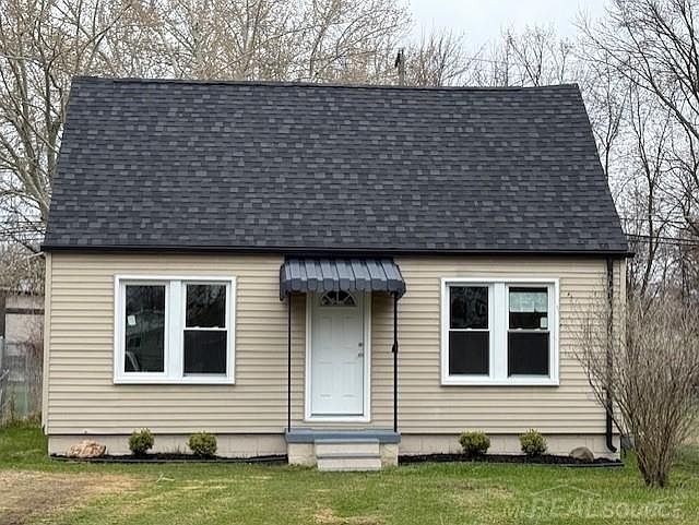 1st image of 22437 Thirteen Mile St
