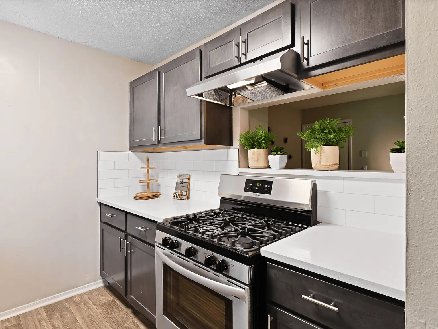 300 Riverside Apartments — Photo 3
