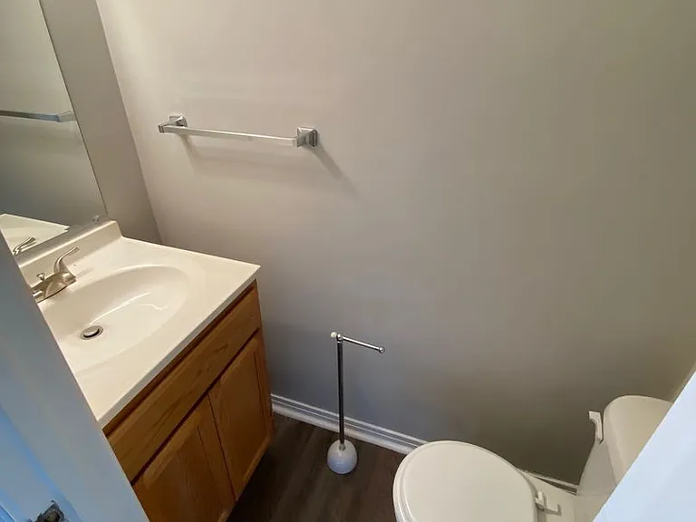 102A Kingsbury Ct — Photo 7