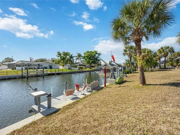 1940 Greenlawn Dr, Englewood, FL 34223